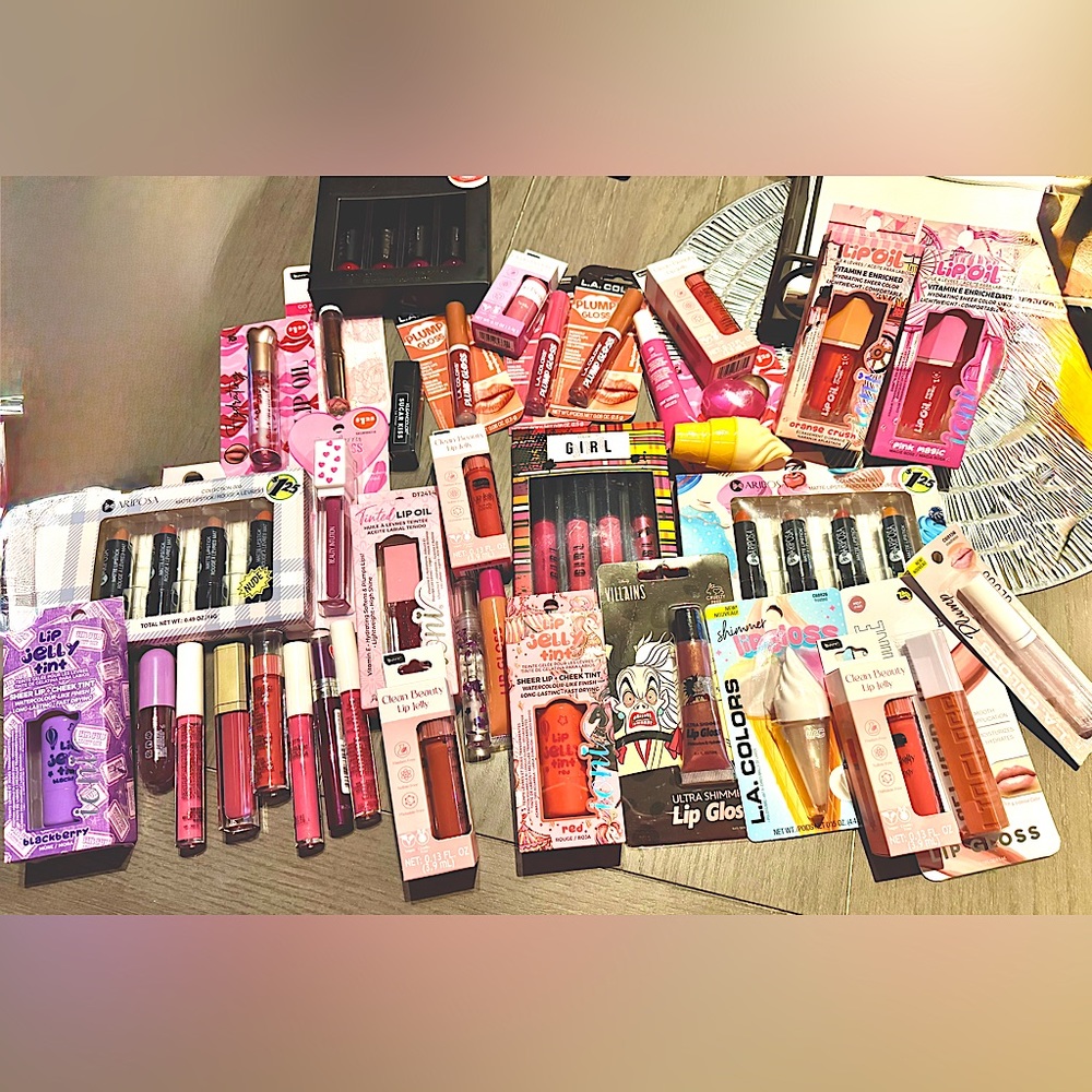 Lips Gloss Galore!